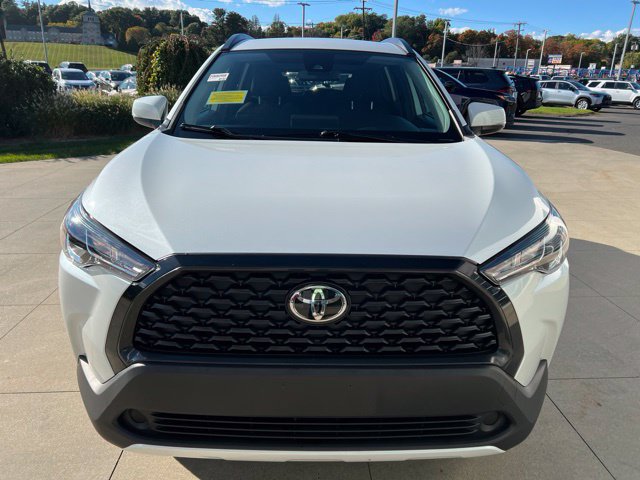 Used 2022 Toyota Corolla Cross LE AWD/4WD image 2