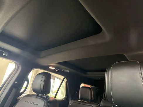 Used 2018 Ford Explorer Platinum AWD/4WD image 29