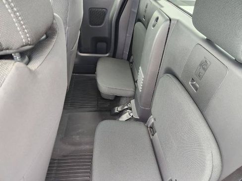Certified 2025 Nissan Frontier SV AWD/4WD image 21