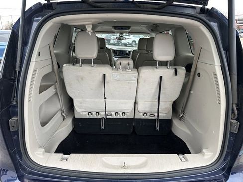 Used 2017 Chrysler Pacifica Touring-L image 23