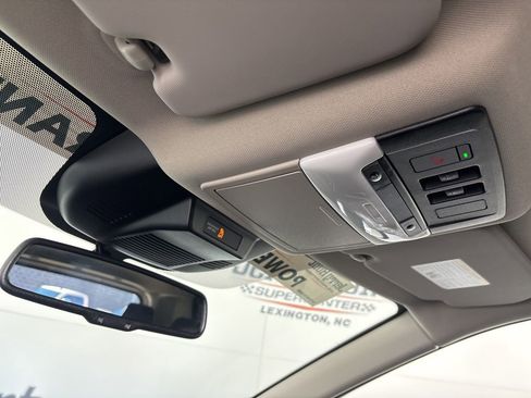 Used 2025 Nissan Rogue Platinum image 22