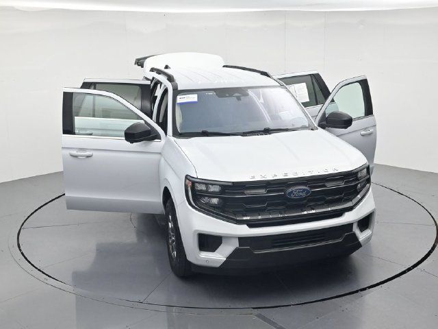 Used 2025 Ford Expedition Active RWD image 50