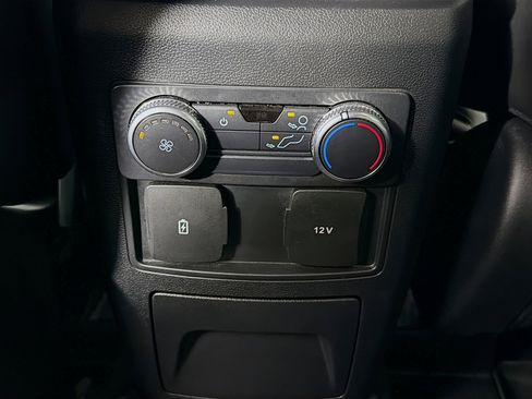 Used 2022 Ford Explorer XLT w/ Equipment Group 202A image 26