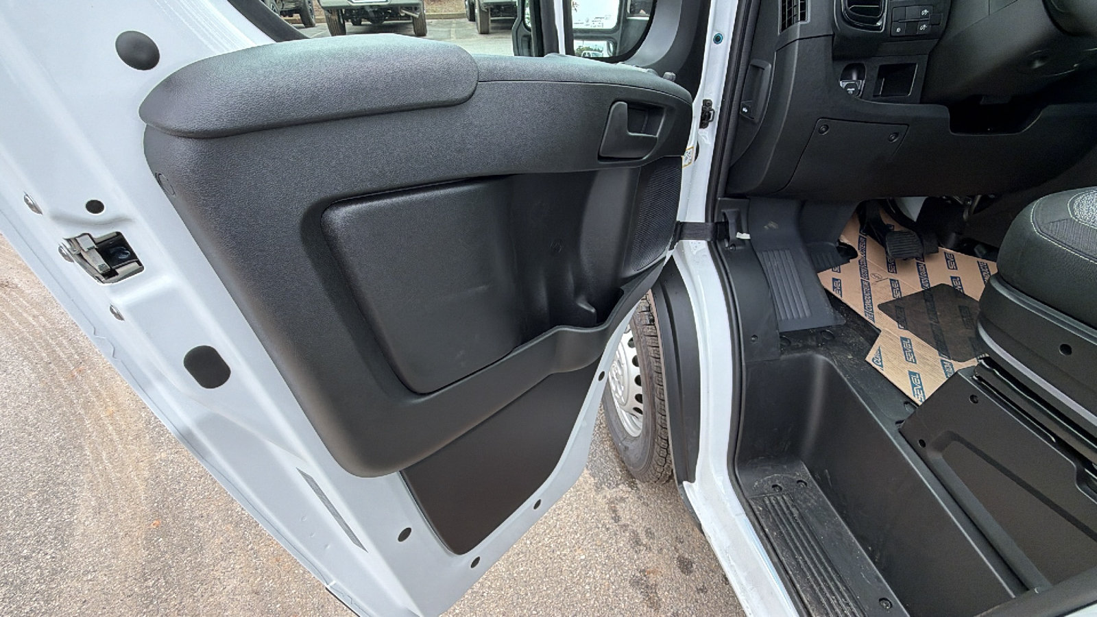 New 2026 RAM ProMaster 2500 w/ Convenience Group FWD image 14