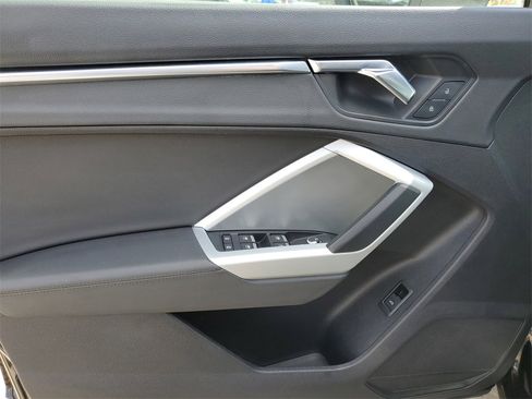 Used 2021 Audi Q3 2.0T Premium Plus w/ Premium Plus Package image 18