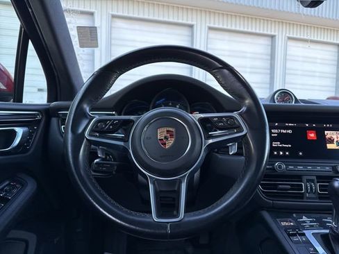 Used 2020 Porsche Macan image 23