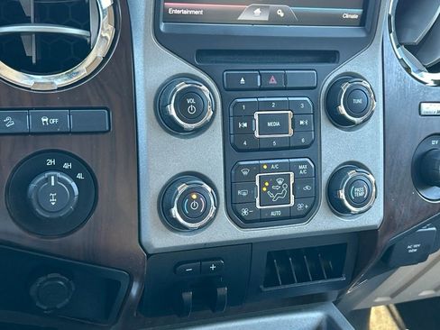Used 2014 Ford F250 Lariat w/ Chrome Package AWD/4WD image 33