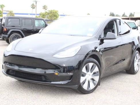 Used 2023 Tesla Model Y Long Range AWD/4WD image 8