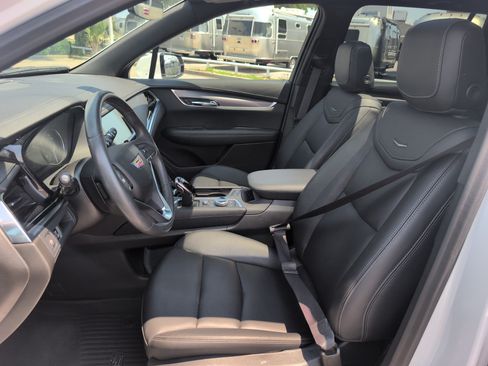Certified 2024 Cadillac XT6 Luxury w/ LPO, Floor Liner Package AWD/4WD image 14