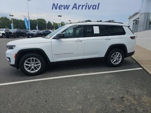 Used 2021 Jeep Grand Cherokee L Laredo w/ Luxury Tech Group I AWD/4WD image 2