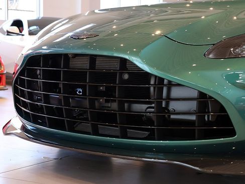 Used 2023 Aston Martin V12 Vantage Roadster RWD image 19