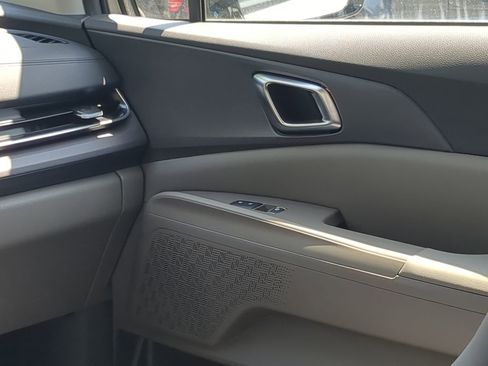 New 2026 Kia Carnival EX image 14