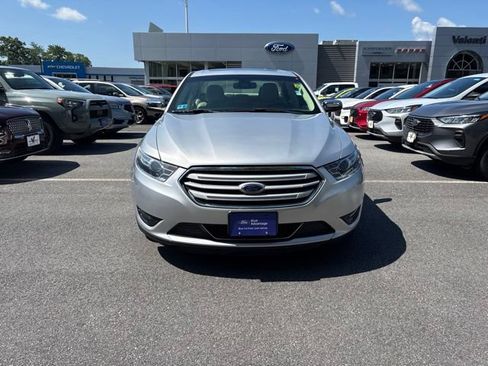 Used 2019 Ford Taurus Limited FWD image 3