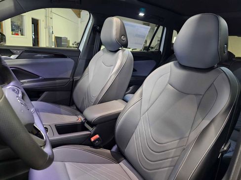 New 2026 Volkswagen Tiguan SE R-Line image 22