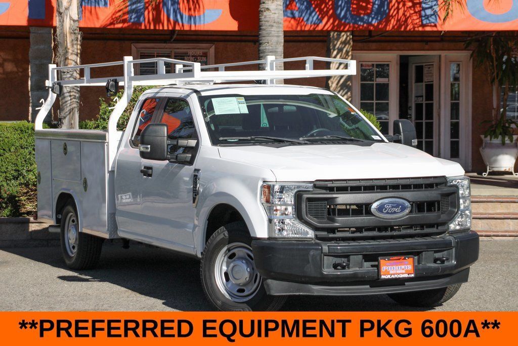 Used 2022 Ford F250 XL w/ Power Equipment Group RWD image 2