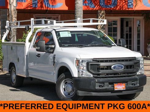Used 2022 Ford F250 XL w/ Power Equipment Group RWD image 2