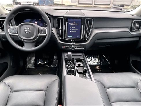 Used 2025 Volvo XC60 B5 Core w/ Climate Package image 18
