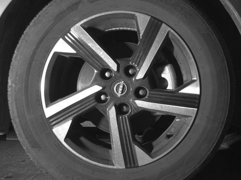 Used 2025 Nissan Sentra SV image 13