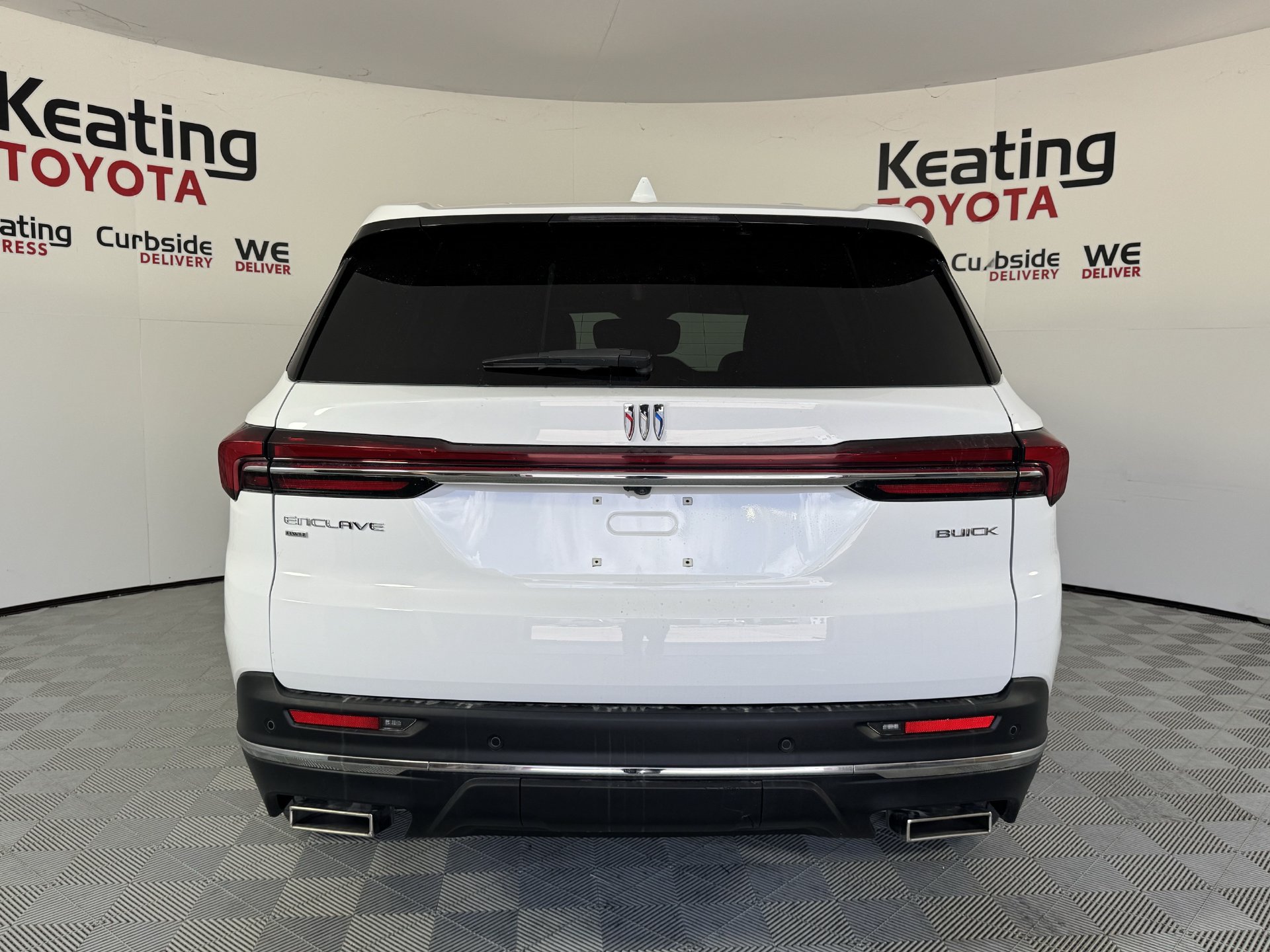 Used 2025 Buick Enclave Preferred AWD/4WD image 6