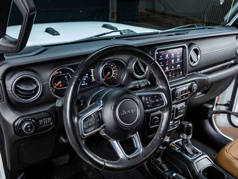 Used 2021 Jeep Gladiator Overland w/ Popular Equipment Package image 17