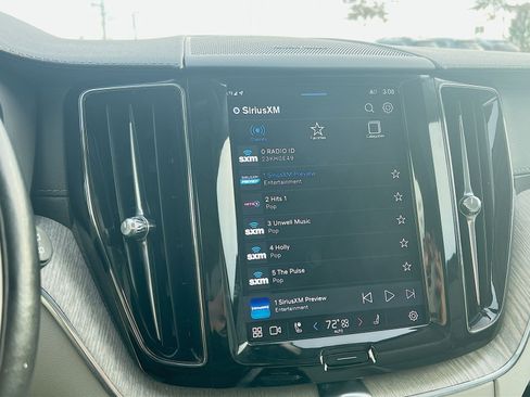 Certified 2022 Volvo XC60 B6 Inscription w/ Advanced Package image 18