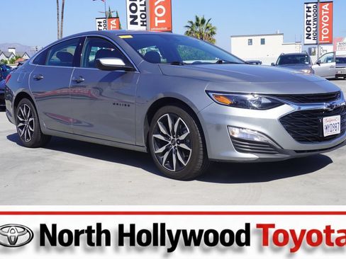 Used 2025 Chevrolet Malibu RS FWD image 1