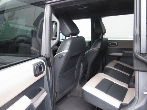 Used 2023 Ford Bronco Wildtrak image 13