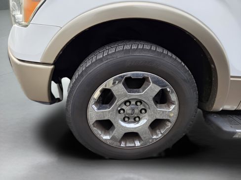 Used 2011 Ford F150 Lariat w/ Lariat Chrome Pkg image 22