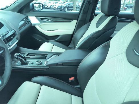 Certified 2021 Cadillac CT5 V w/ Premium Package image 3