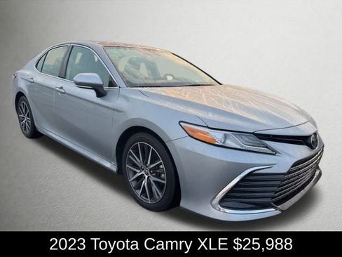 Used 2023 Toyota Camry XLE image 7