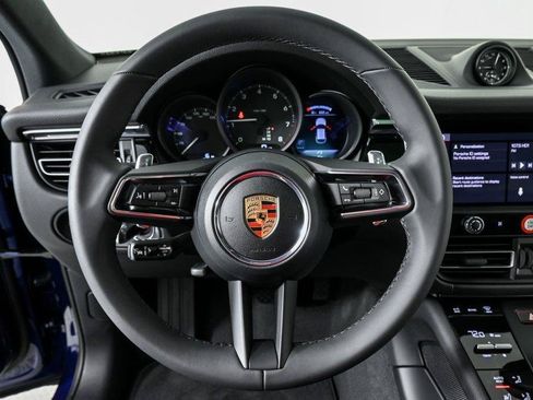 Used 2026 Porsche Macan AWD/4WD image 9