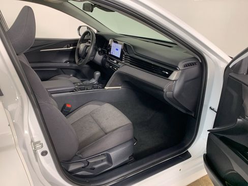 Used 2025 Toyota Camry LE image 37