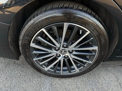 Used 2022 Lexus ES 350 w/ Premium Package image 8