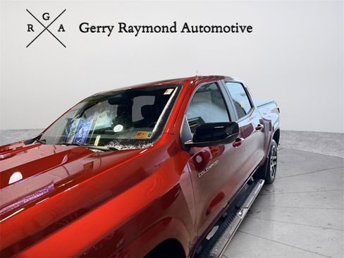 Used 2024 Chevrolet Colorado Z71 w/ Z71 Convenience Package 2 image 14