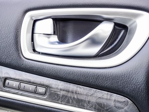 Used 2019 INFINITI QX60 Luxe w/ Limited Package image 22