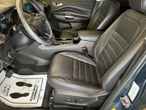 Used 2019 Ford Escape Titanium image 20