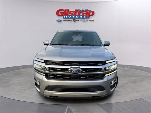 Used 2022 Ford Expedition Limited image 2