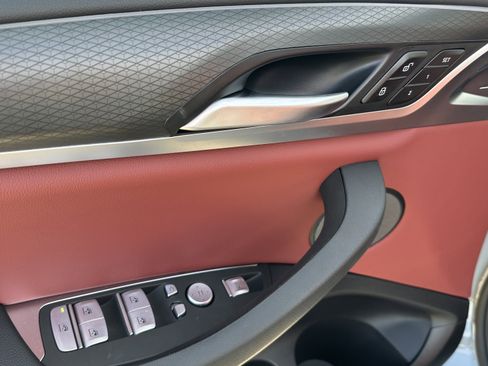 Used 2025 BMW X4 xDrive30i w/ Premium Package image 14