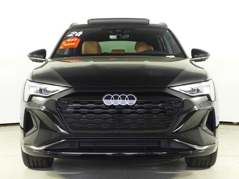 Used 2024 Audi Q8 e-tron Premium Plus w/ Premium Plus Package image 3