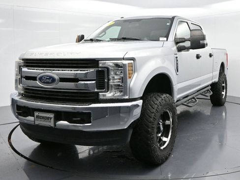 Used 2018 Ford F250 XLT AWD/4WD image 3