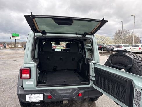 Used 2024 Jeep Wrangler Willys image 20