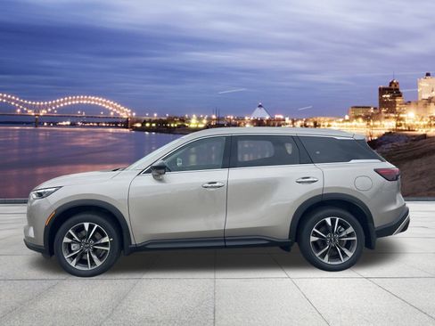 Used 2025 INFINITI QX60 Luxe w/ Vision Package image 2