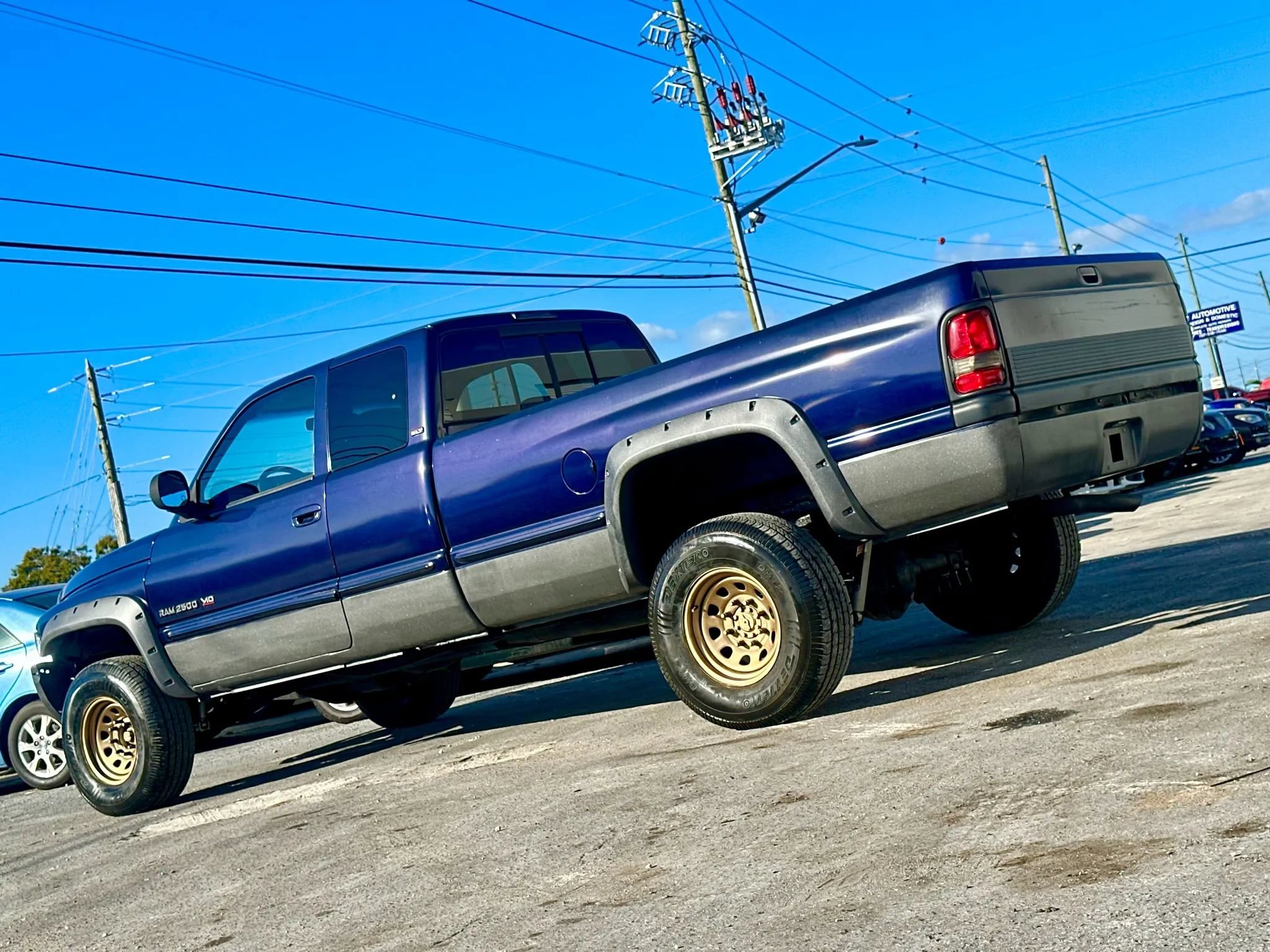 Used 1999 Dodge Ram 2500 Truck 2WD Club Cab image 4