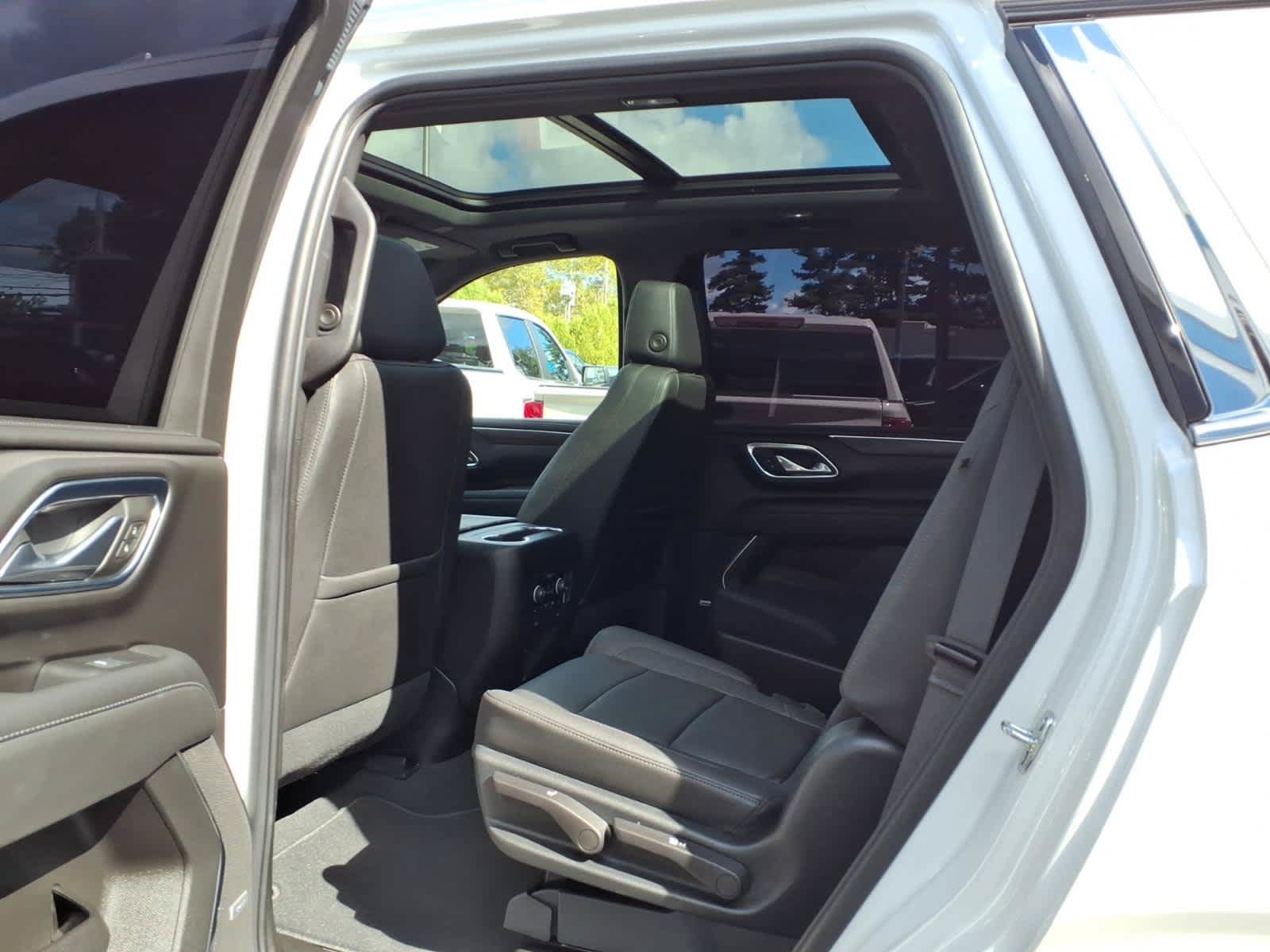 Used 2023 Chevrolet Tahoe LT w/ Luxury Package AWD/4WD image 17