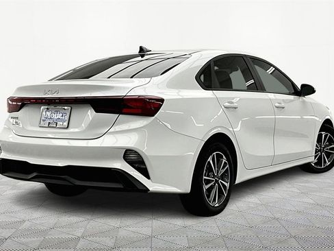 Used 2024 Kia Forte LXS image 2