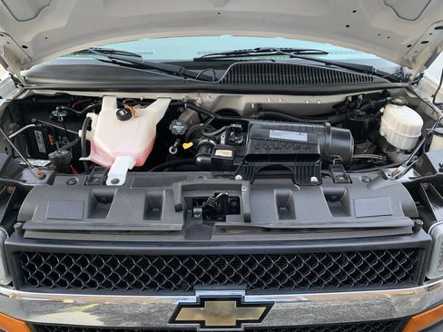 Used 2020 Chevrolet Express 2500 w/ Driver Convenience Package image 32