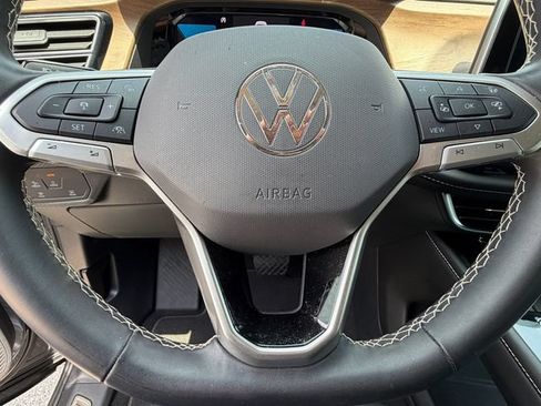 Used 2024 Volkswagen Atlas SE FWD image 21