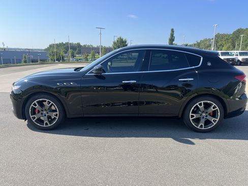 Used 2017 Maserati Levante S AWD/4WD image 6