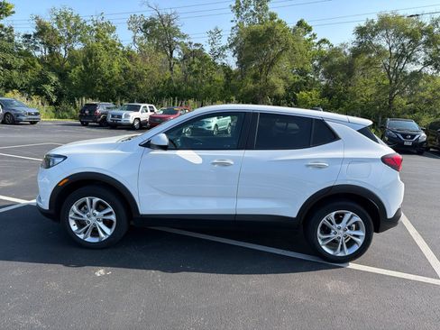 Used 2022 Buick Encore GX Preferred w/ Cold Weather Comfort Package AWD/4WD image 3