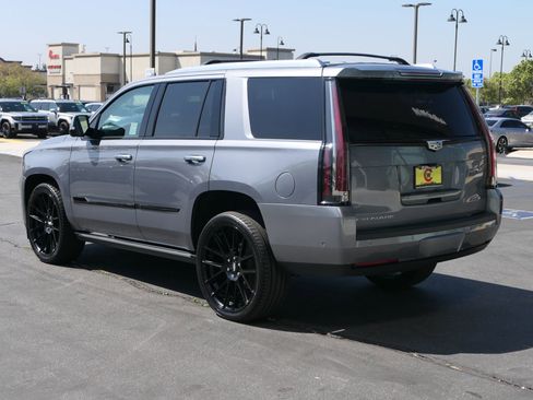 Used 2019 Cadillac Escalade Premium Luxury w/ Escalade Sport Edition image 6